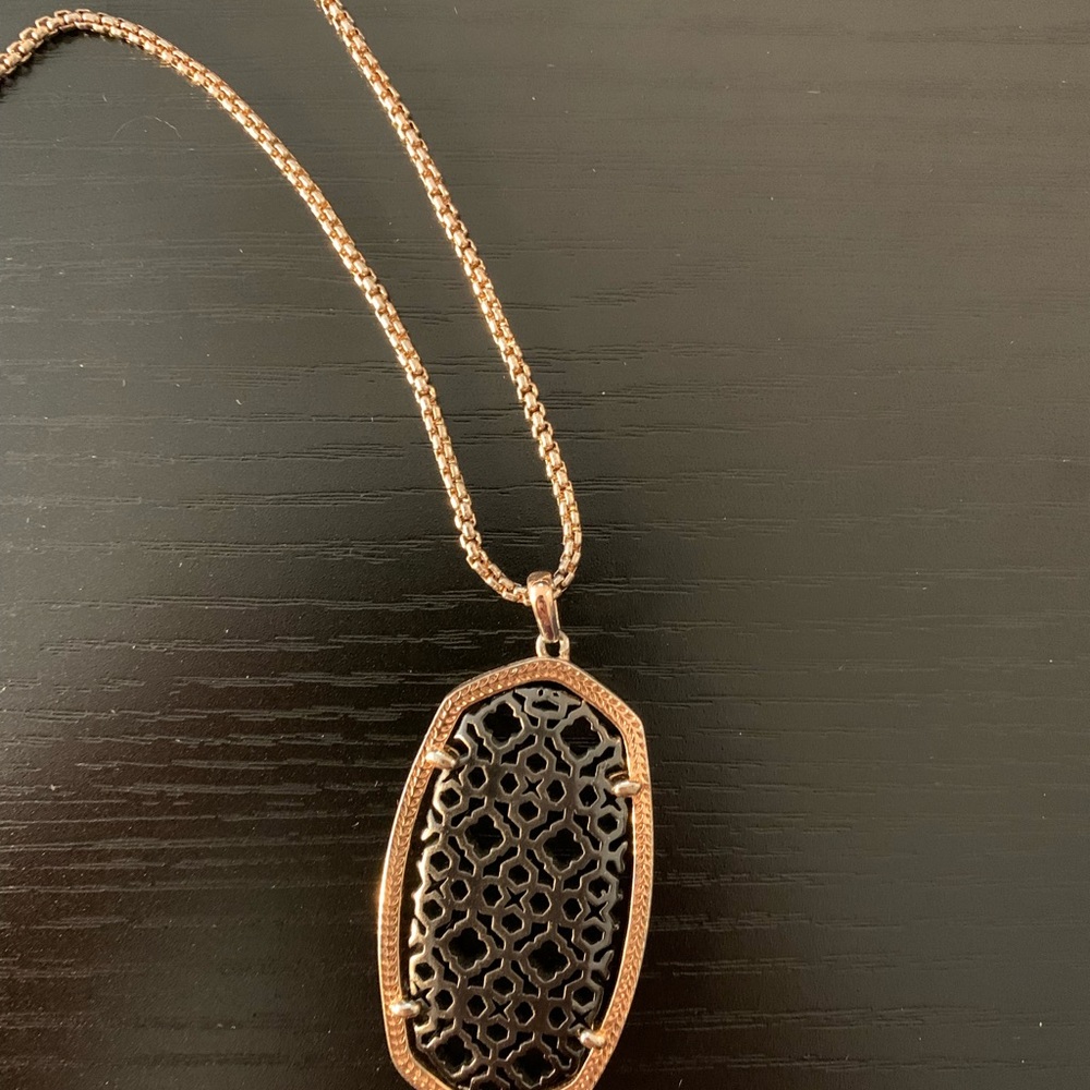 KENDRA SCOTT GOLD & BLACK FILIGREE NECKLACE